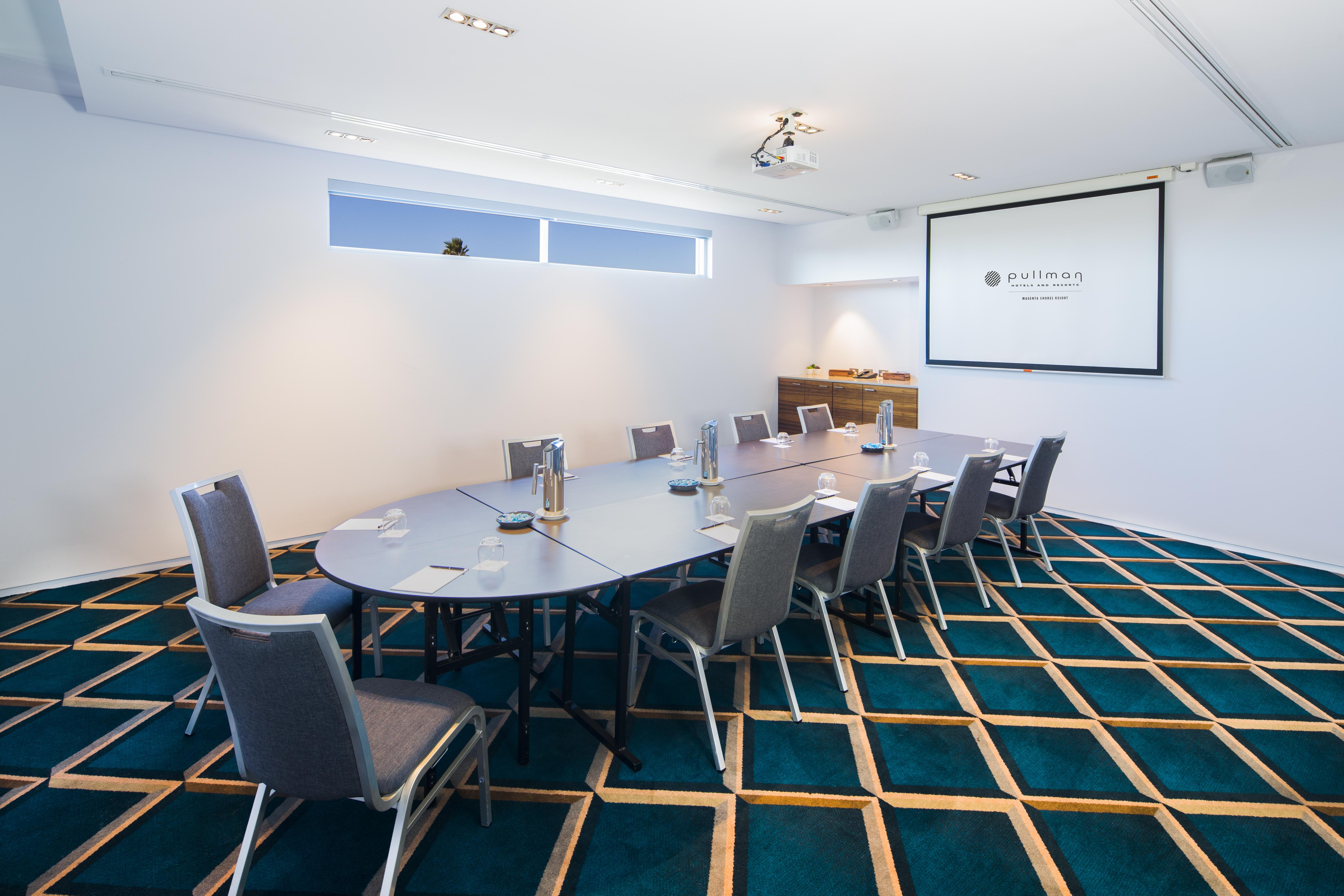 Pullman Magenta Shores Resort Entrance Exteriör bild Meeting room at the hotel