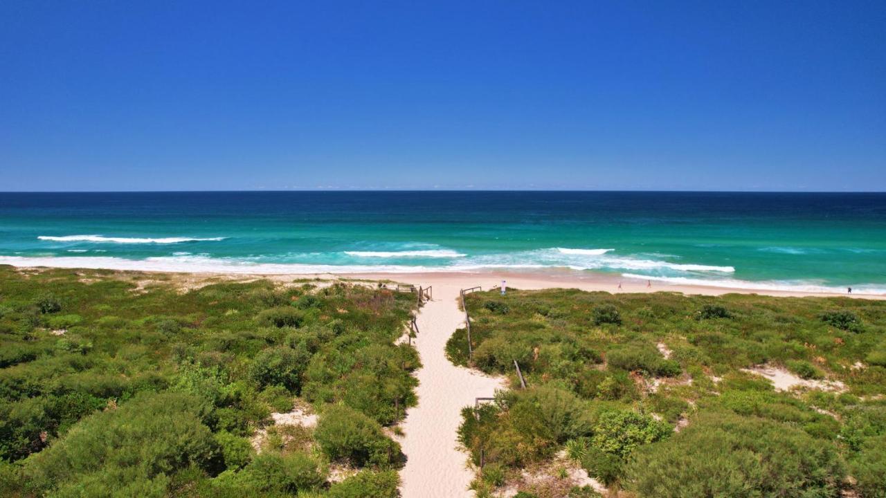 Pullman Magenta Shores Resort Entrance Exteriör bild View of the beach from the lighthouse