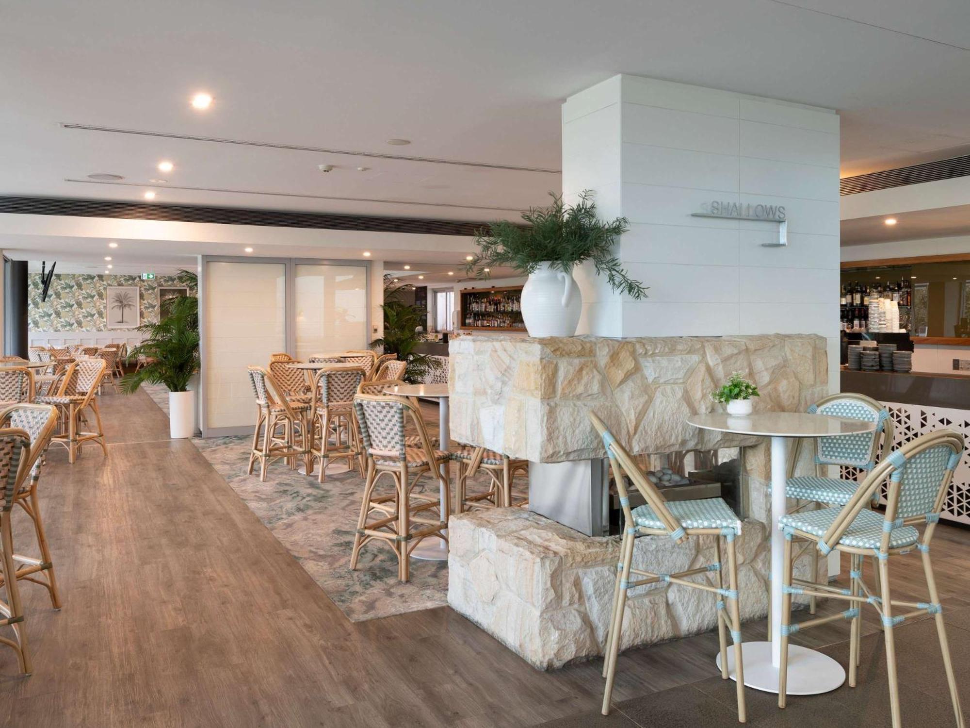 Pullman Magenta Shores Resort Entrance Exteriör bild The Club at Sydney Airport