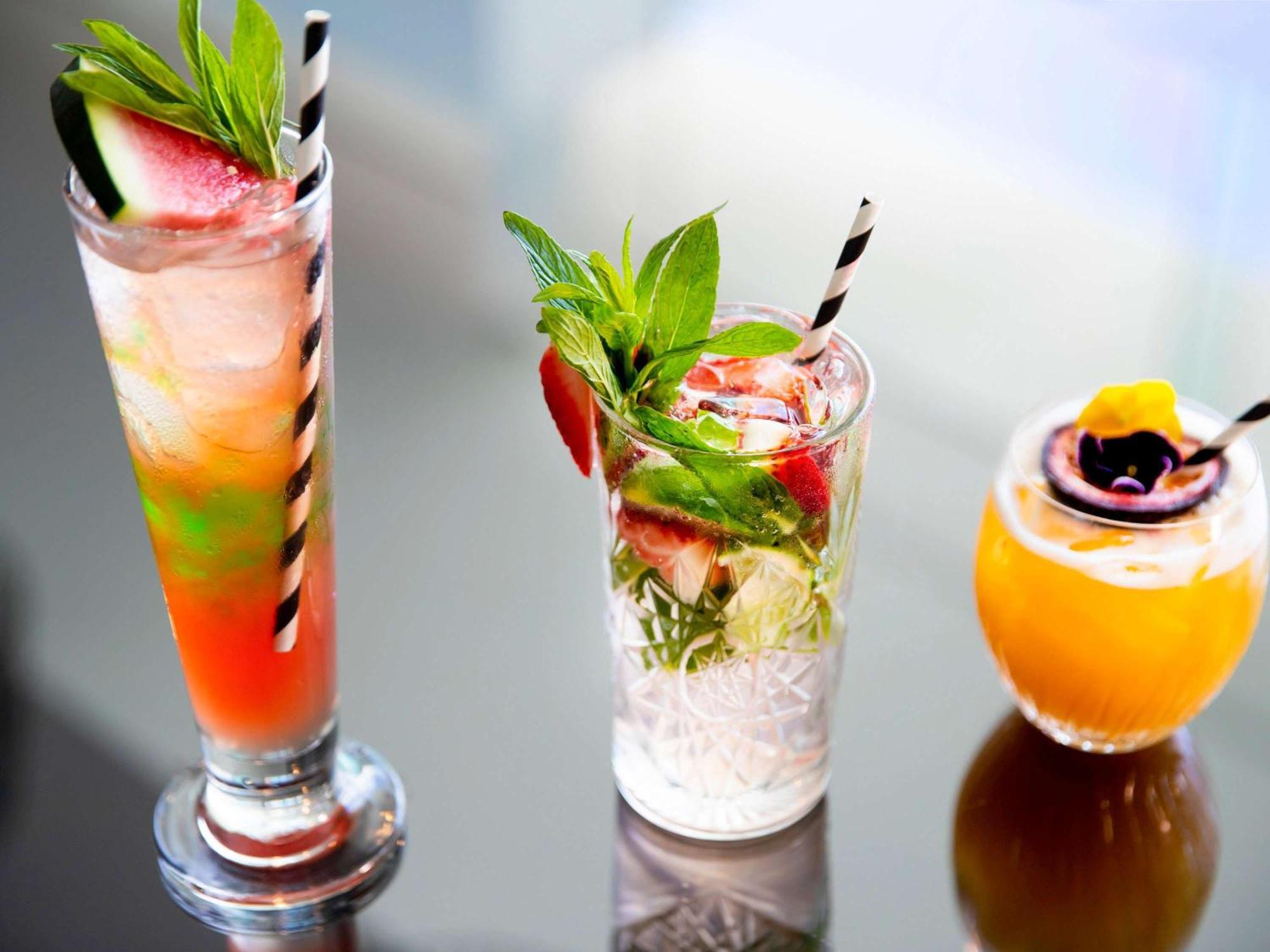 Pullman Magenta Shores Resort Entrance Exteriör bild Non-alcoholic drinks